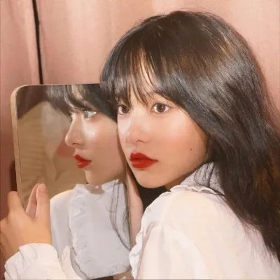 田间小路的花花公子海报